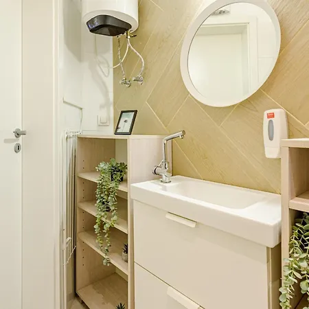 Centric Charm - Modern Living *