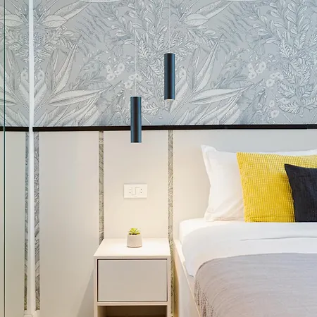 Centric Charm - Modern Living * Boekarest